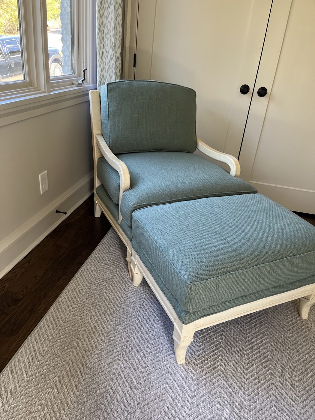 Teal chair + matching ottoman